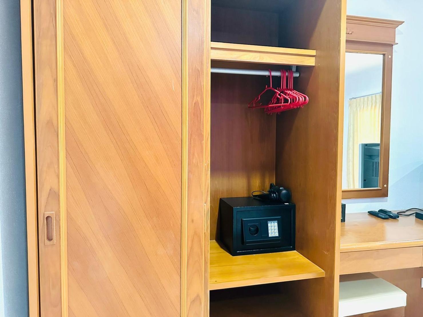 Phumin Apartment Ko Lanta Eksteriør billede